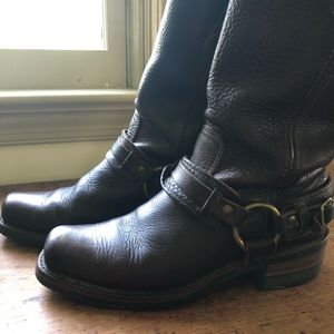 Women’s Frye Boots Size 8 1/2 Dark Brown